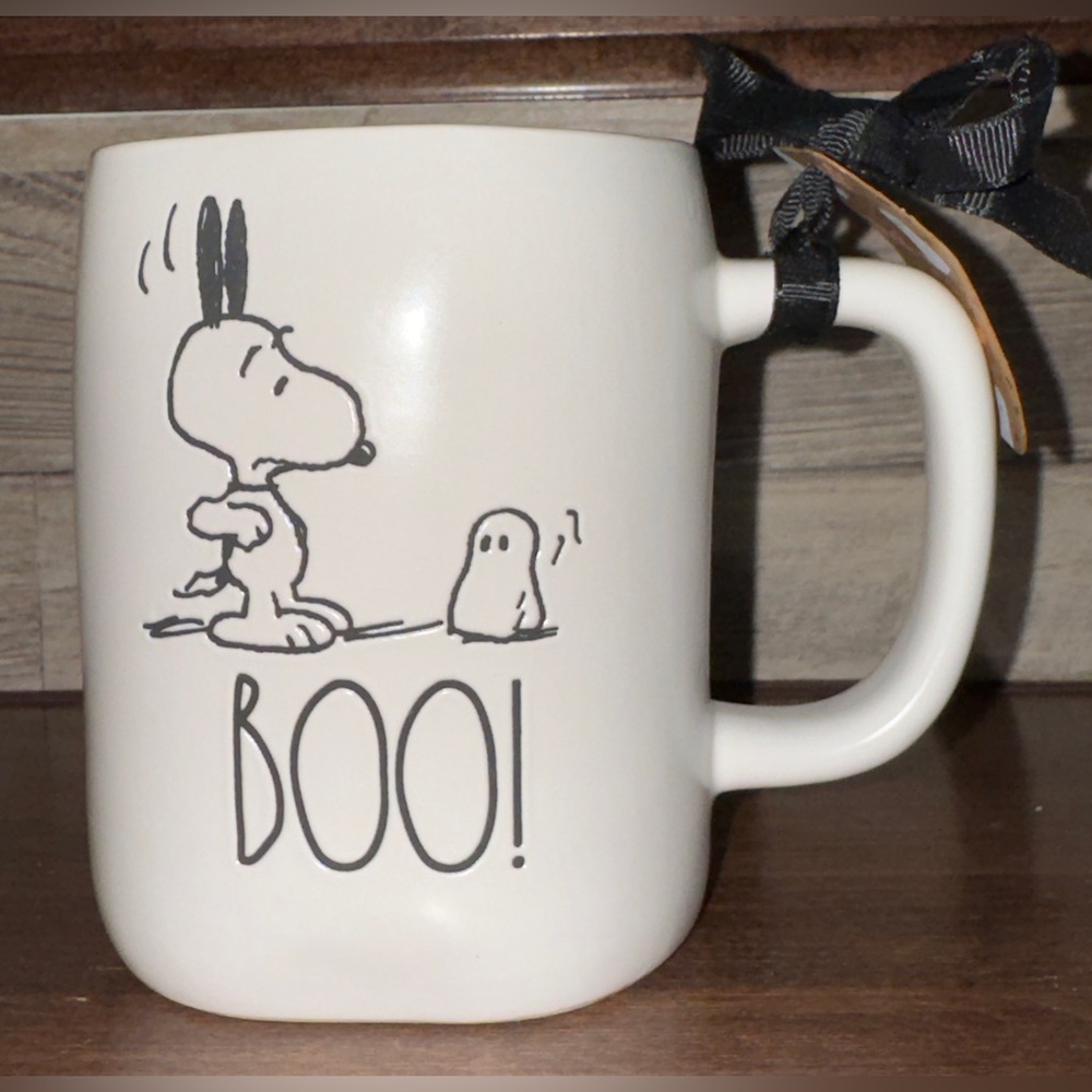 Super Cute 🥰 Rae Dunn x Peanuts Snoopy With A Ghost 👻 “BOO” Halloween 🎃 Mug.